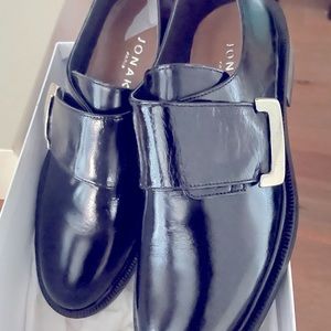 BUCKLE DERBIES
in black leather